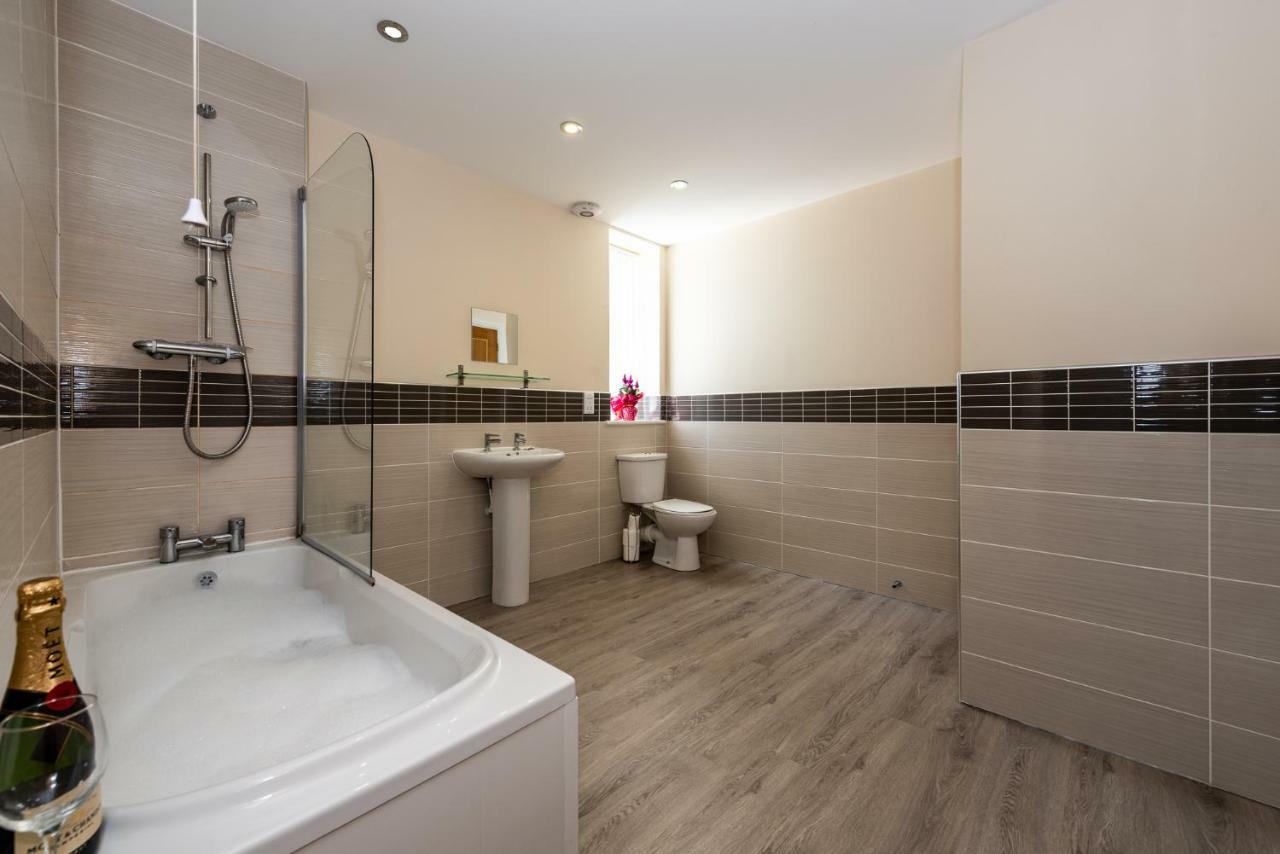 Waterview Deluxe Apartments Barrow-in-Furness Luaran gambar